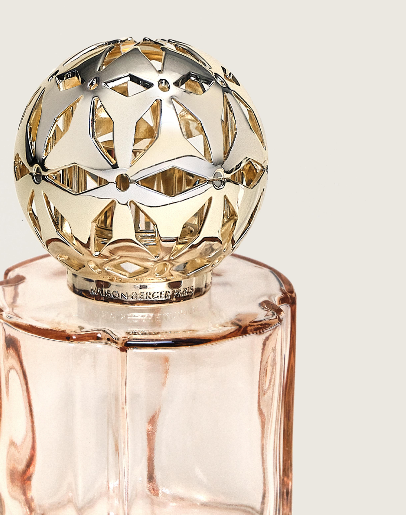 Pomelis Nude Lampset