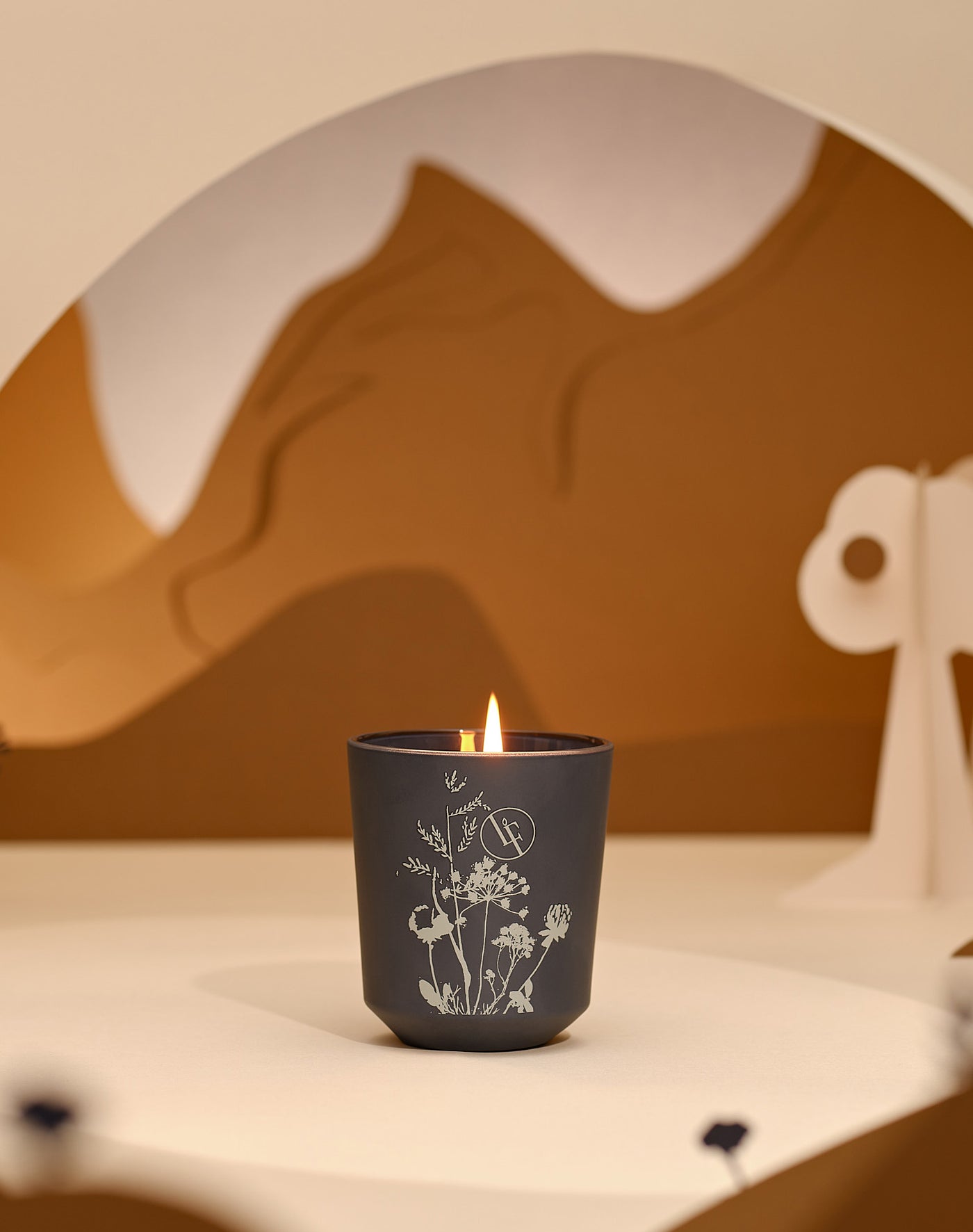 Woody Imprint Scented Candle