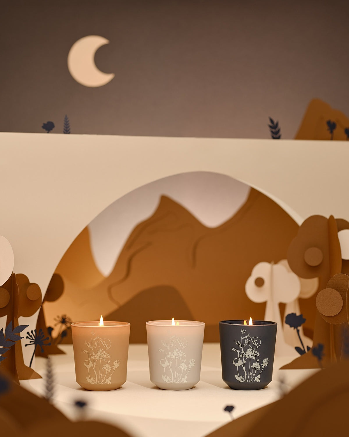 Woody Imprint Scented Candle