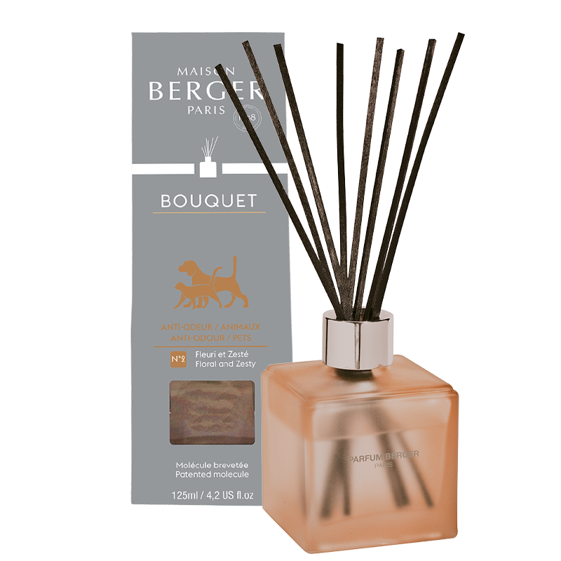 Pet polymer stick perfume scented diffuser - scent that eliminates odour left by pets - Also contains bergamot, gardenia, orange blossom, freesia, musk, sandalwood and cedar - Best Essential oil Air freshener for home and room fragrance - Lampe Berger 